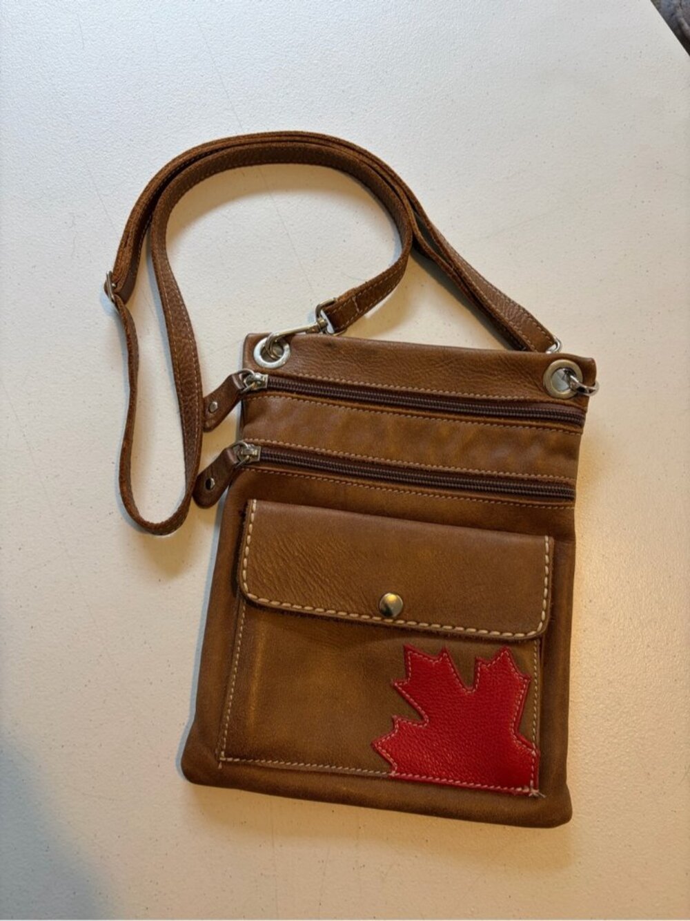 Roots Canada Maple Leaf Urban Pouch Tribe Crossbody Bag Purse Brown Leather - Picture 2 of 11